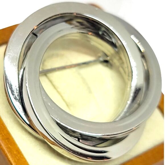 Interlocked Circles Brooch with Abstract Design Open Work Geometric Style 1.5" - Picture 1 of 4